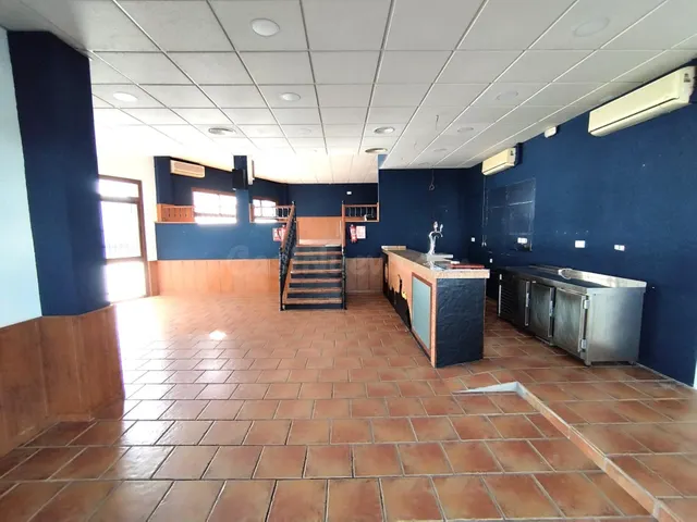OPORTUNIDAD DE NEGOCIO EN VENTA Ó ALQUILER EN LA LOCALIDAD D - foto 2