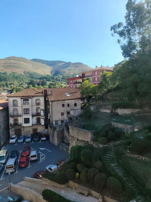 Acogedor Piso en el Corazón de Balmaseda - ¡Listo para Entra - foto 2