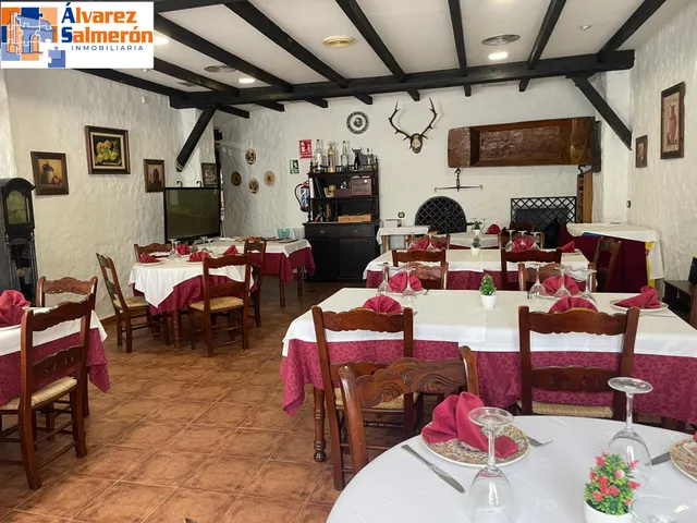 ¡TRASPASO DE RESTAURANTE EN PLENO FUNCIONAMIENTO! — 10