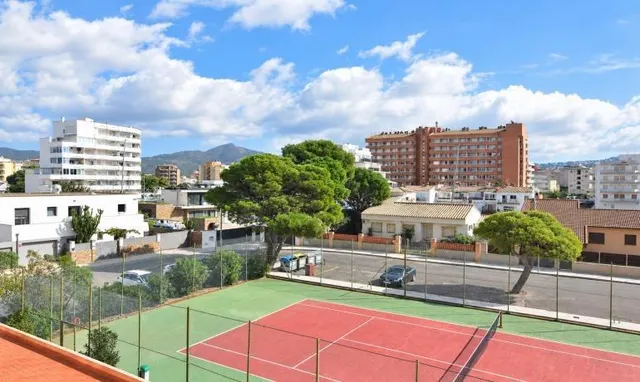 Bonito apartamento en Roses con piscinas comunitarias y vistas abiertas — 11