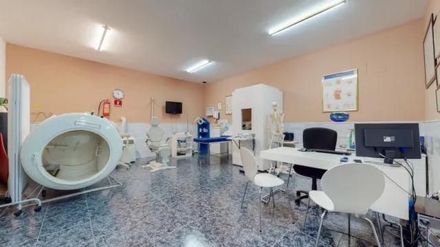 Gran local comercial de 1295m2 en Benalmadena — 9