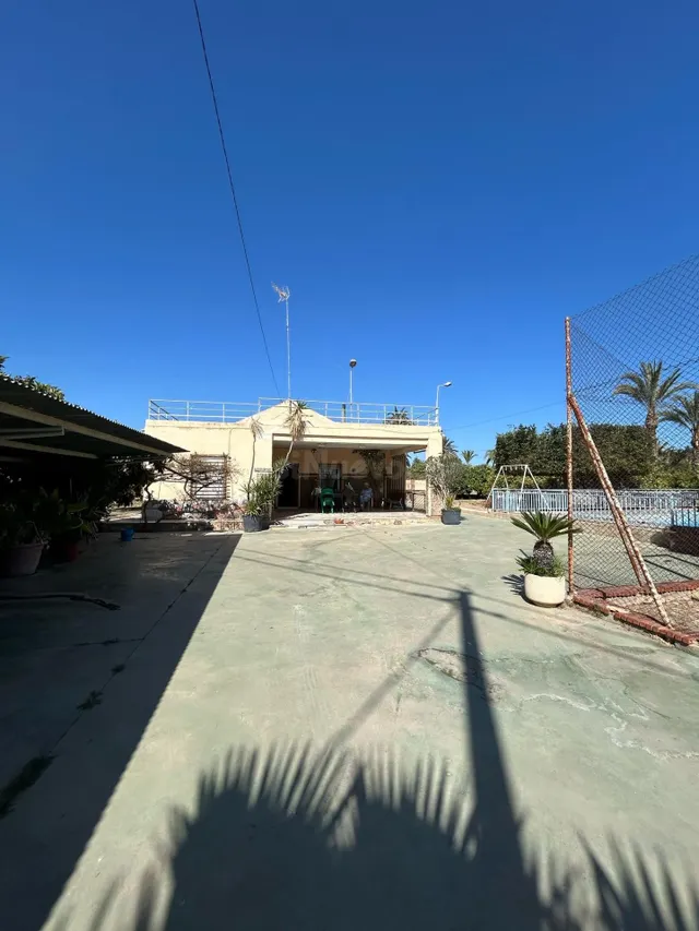 BUSCAS UN CAMPO A 2 MINUTOS DE ELCHE ?