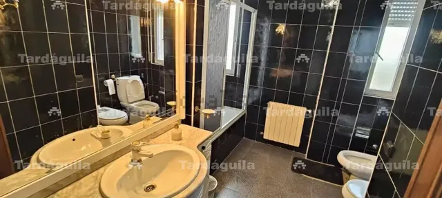 CHALET EN CALZADA DE VALDUNCIEL — 11