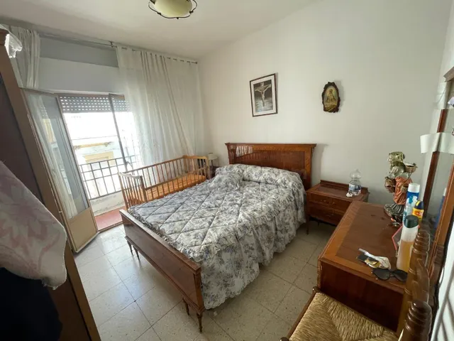 HOSTAL CON RESTAURANTE Y DOS VIVIENDAS EN PLENO CENTRO DE MO