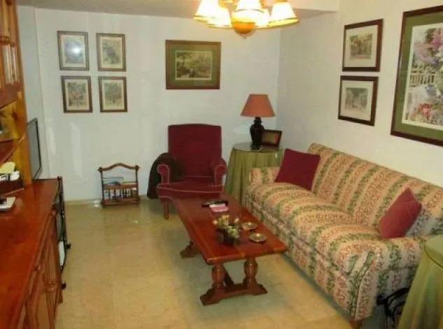 PISO EN EL CENTRO CON 2 DORMITORIOS, BAÑO, TRASTERO — 8