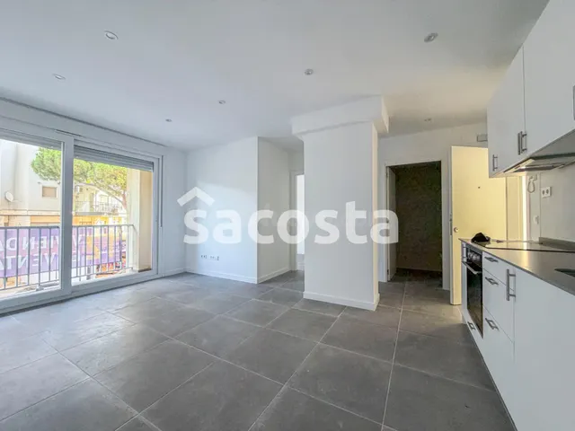 A pocos metros de la playa: apartamento con piscina en Els P - foto 5