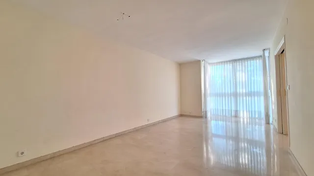 Piso SIN AMUEBLAR de 4 dormitorios con garaje en Los Molinos - foto 2