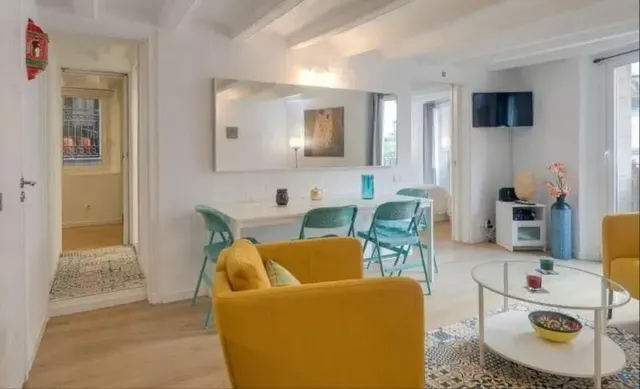PISO EN VENTA EN EL GÒTIC — 3