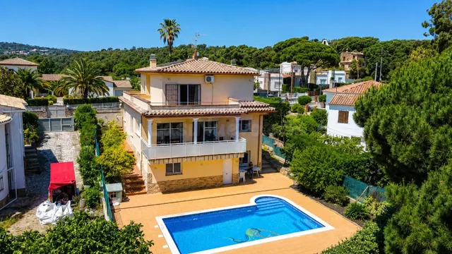 Venta extraordinario chalet en urbanizacion de Platja D'Aro - foto 3