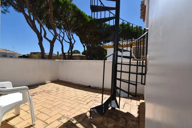 CHALET INDEPENDIENTE EN COSTA SANCTI PETRI A 700 METROS DE LA PLAYA — 27