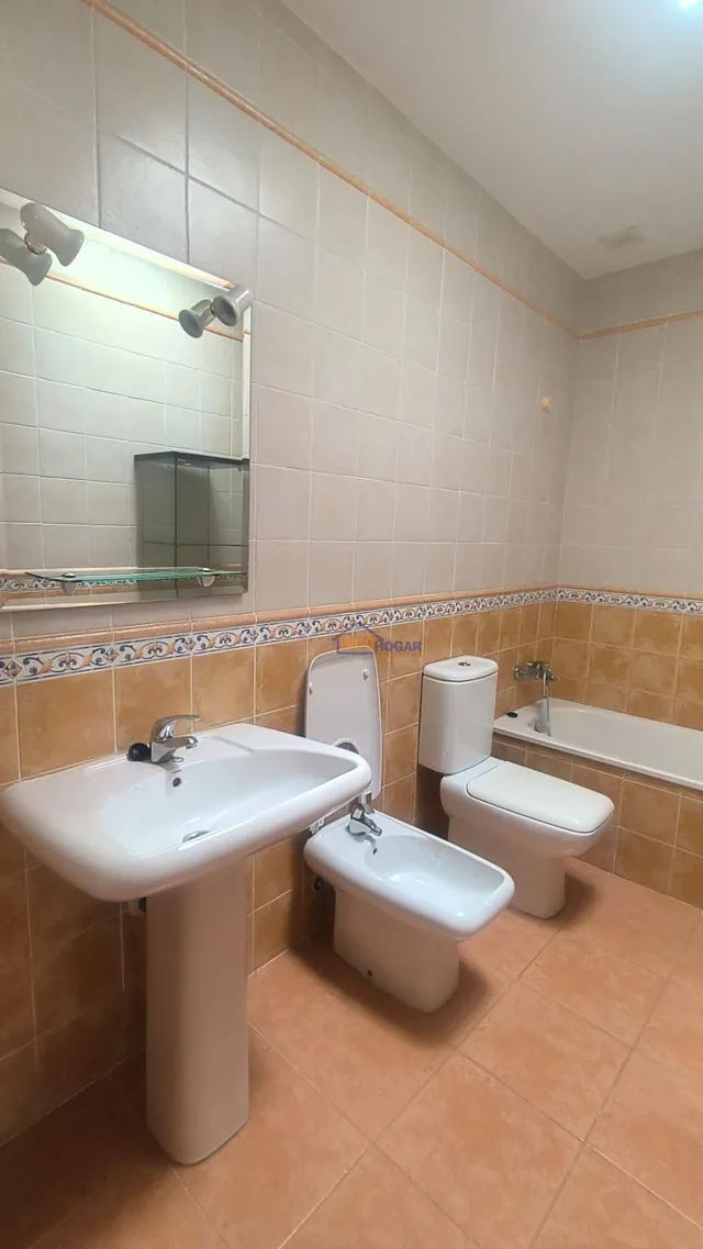 Amplio Adosado en el Corazón de Fondon por solo €125,000 — 24