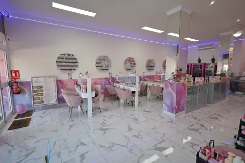 Traspaso y alquiler de negocio de Spa y belleza en el centro de Benalmádena