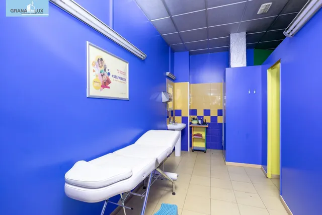 🏢 LOCAL COMERCIAL EN VENTA - ZONA PLAZA DE TOROS, GRANADA — 28