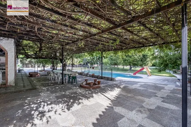 Espectacular Chalet en Ogijares - Ideal para Familias — 12