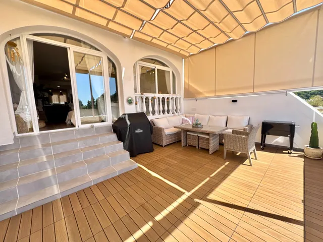 Venta de casa adosada con tres dormitorios en Benalmádena Co - foto 4
