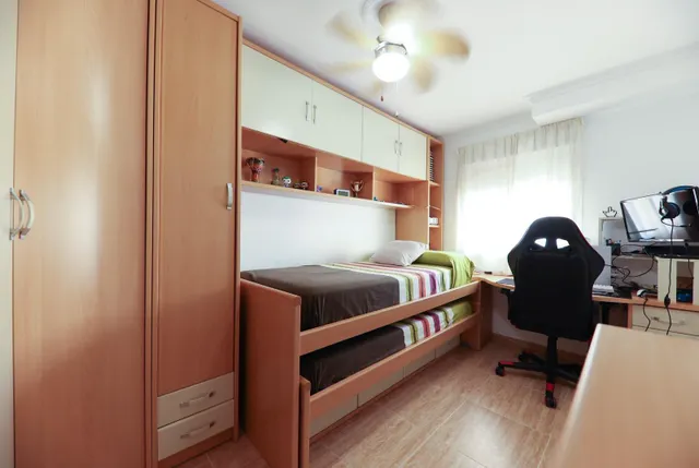 Amplio piso de 3 dormitorios con terraza, garaje y trastero en Las Lagunas — 27