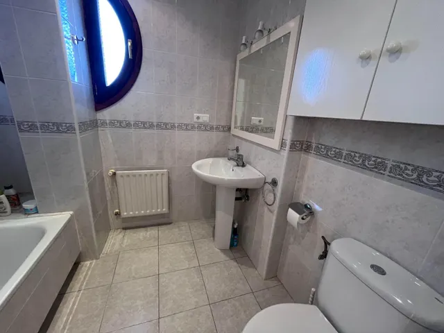 Gran piso de esquina de 3 dormitorios con garaje cerrado opcional en Colindres — 16