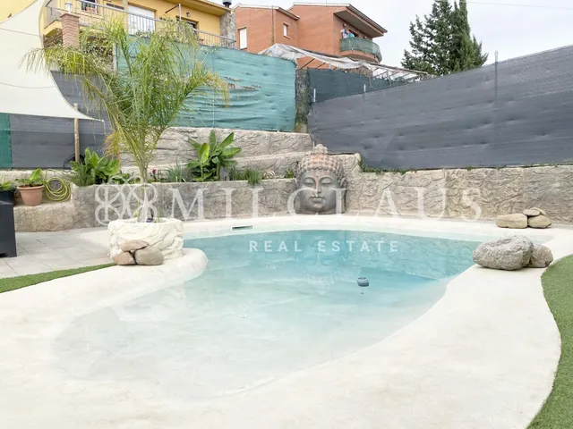 Casa o chalet independiente en venta en Calle d'Enric Morera — 26