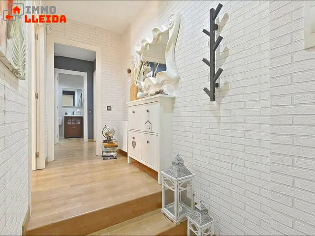Piso con terraza y garaje en Cerdanyola del Vallès — 18