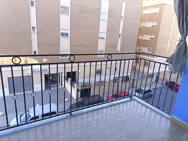 SE VENDE PISO PARA ENTRAR A VIVIR A 20 MINUTOS DE ALICANTE,  - foto 3