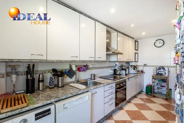 CASA PAREADA EN LA ZUBIA CON PISCINA, ZONA DE BARBACOA Y JARDÍN — 17