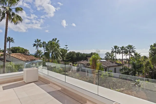 Moderna villa de lujo en la prestigiosa urbanización de Sierra Blanca, Marbella — 3