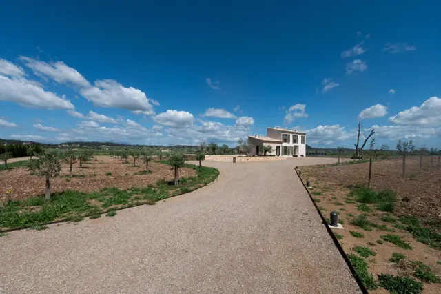 Exclusiva Finca Rústica en Sineu con Vistas Despejadas y Pis - foto 5