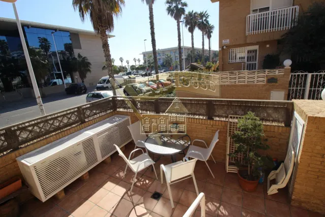 EXCLUSIVO CHALET ESQUINERO EN LA PATACONA — 14