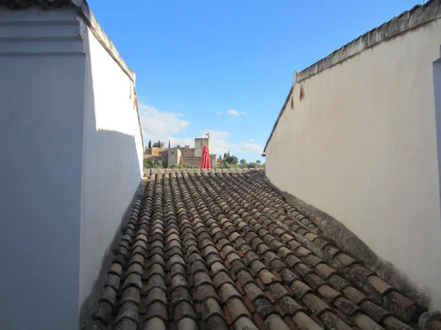 CASA CON VISTAS PANORÁMICAS A LA ALHAMBRA — 35