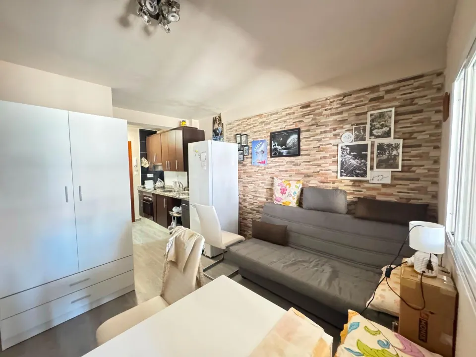Estudio reformado a unos metros de la playa