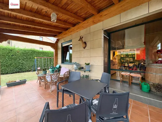 ADOSADO EN VENTA EN VILLARIEZO — 6