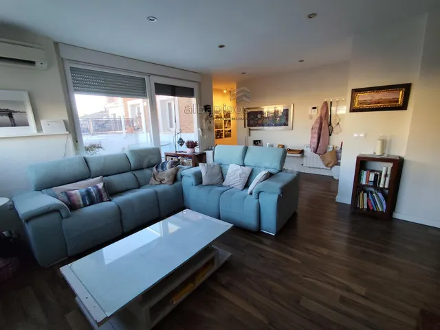 EXCLUSIVO ÁTICO CON TERRAZA Y GARAJE INCLUIDO EN ZONA ARQUIT - foto 5