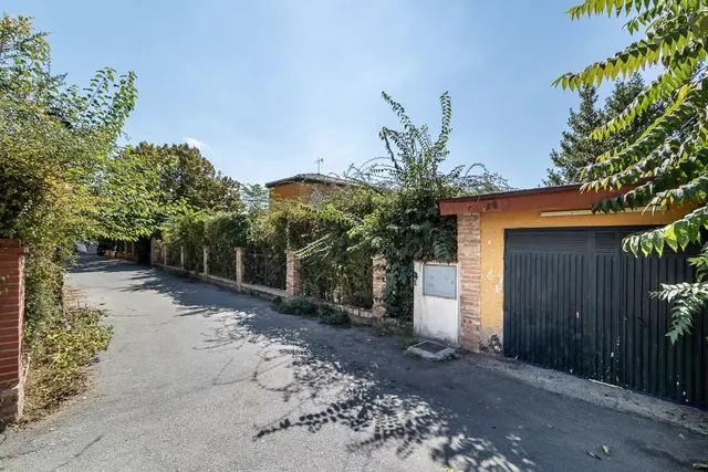 Chalet independiente con piscina y pista de tenis en Alfacar — 30