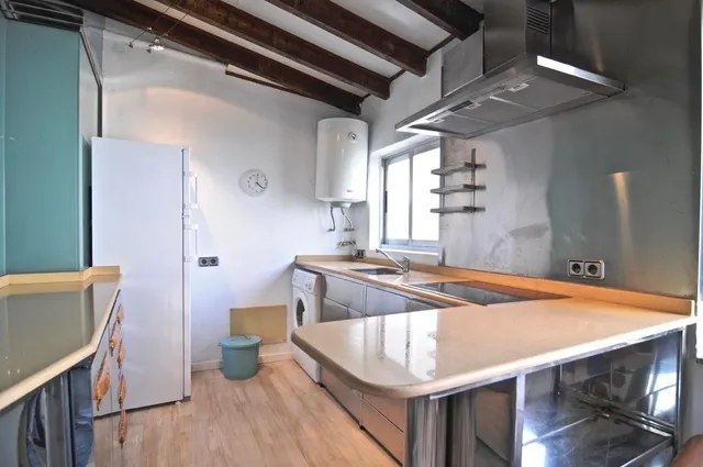 PRIMER PISO TECHO LIBRE EN MIQUEL SANTANDREU - foto 5