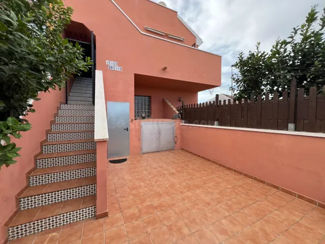 BUNGALÓ EN PRIMERA PLANTA CON JARDÍN PRIVADO, SOLÁRIUM DE 47 - foto 2