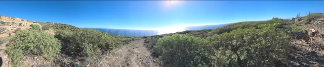 TERRENO RUSTICO CON CUEVA, HERMOSAS VISTA CERCA DE LA CARRET