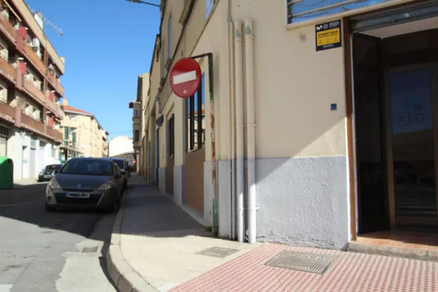 VENTA DE LOCAL COMERCIAL EN EJEA — 3