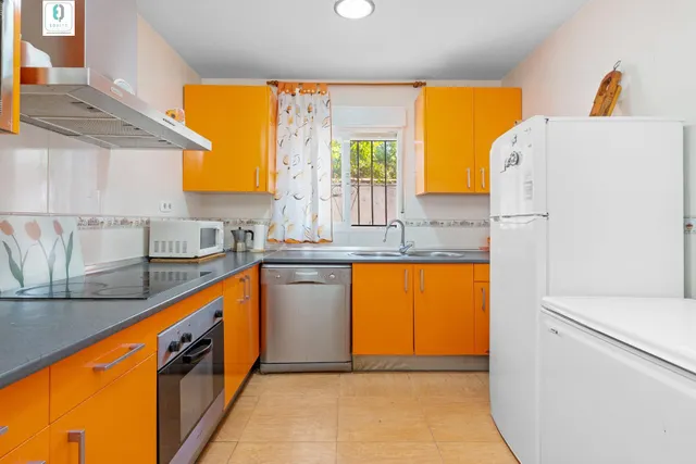 CHALET CON PISCINA EN CORTIJO PRETEL (ALBOLOTE) — 15