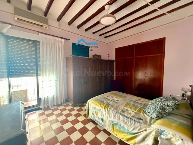 Encantadora casa de Pueblo en Callosa lista para entrar a vivir — 15