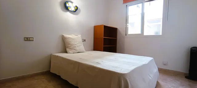 Piso luminoso junto a la playa con terraza y vistas parciales al mar en la gruta — 31