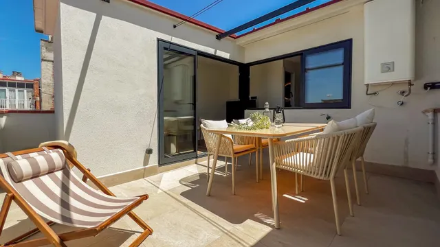 Estudio Ático con encanto en venta zona Sant Sebastiá Tu refugio ideal en Sitges. — 12