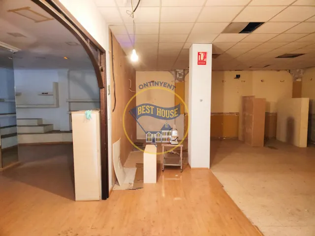 AMPLIO LOCAL COMERCIAL CON EXCELENTE UBICACIÓN EN ONTINYENT — 6