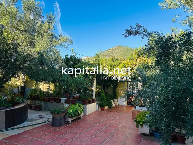 Amplia casa a la venta en Font de la Figuera (Valencia) — 13