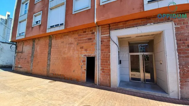VENTA DE LOCAL COMERCIAL EN CARRAL – 342 m2 – FACHADA A 3 CA