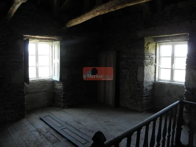 SE VENDE CASA DE PIEDRA SEMI-REFORMADA  CON FINCA CERRADA CERCA DE BÓVEDA — 6
