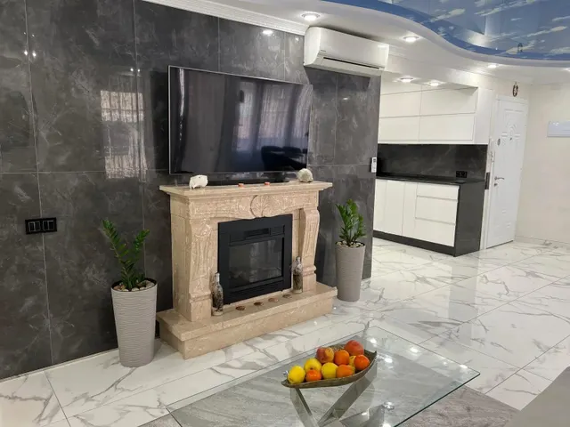 Apartamento reformado con terraza, en la provincia de Alicante, en la ciudad de Torrevieja. 3 habitaciones | 98 m2 | A 60 metros del mar — 19