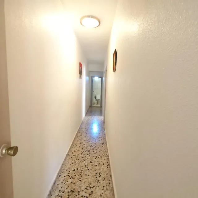 AMPLIO PISO DE 3 DORMITORIOS — 20