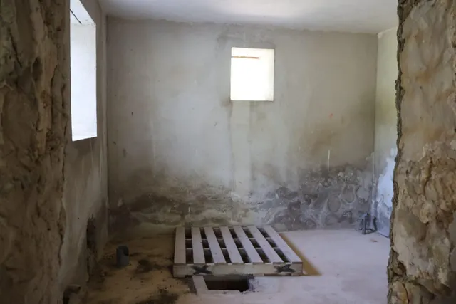 MASIA CON TERRENO, CON VISTAS CERCA DE VALL DALBA — 34