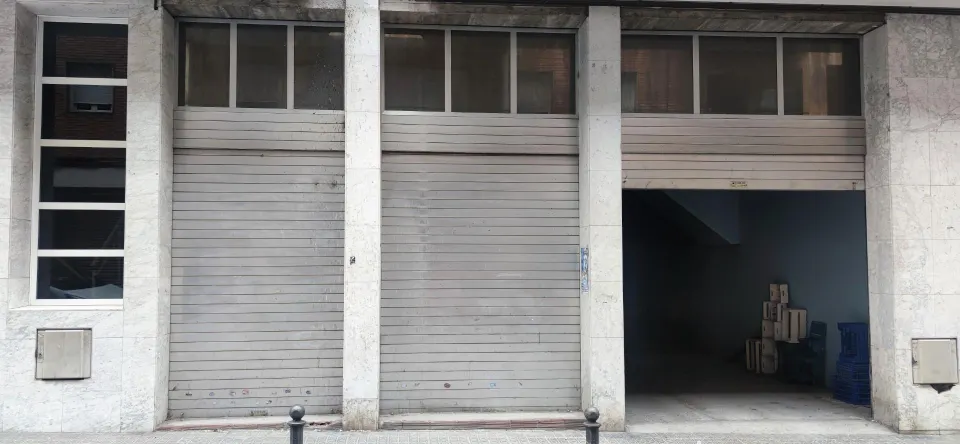LOCAL COMERCIAL EN PLAZA CATALUÑA