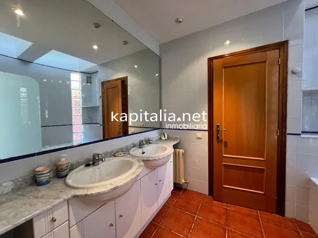 Fantástico chalet a la venta en Ontinyent , zona la Solana . — 32